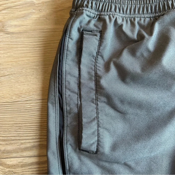 Lululemon Men’s Pace Breaker Short 9" inseam grey size medium lined - Picture 3 of 9